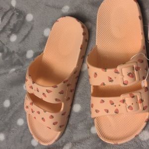Tutti baby plastic slides